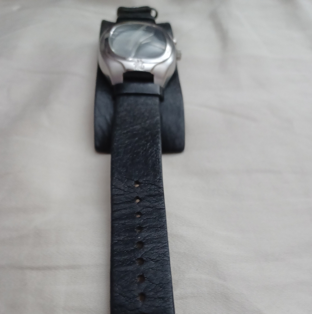 Fossil Dragon Watch New Batteries Very Fine Stainless Steel Black leather Band - Picture 8 of 14
